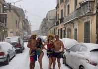 En savates et paréo dans les rues enneigées de Montpellier !