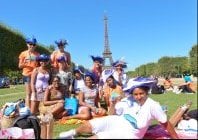 Photos d'un pique-nique réunionnais au pied de la Tour Eiffel